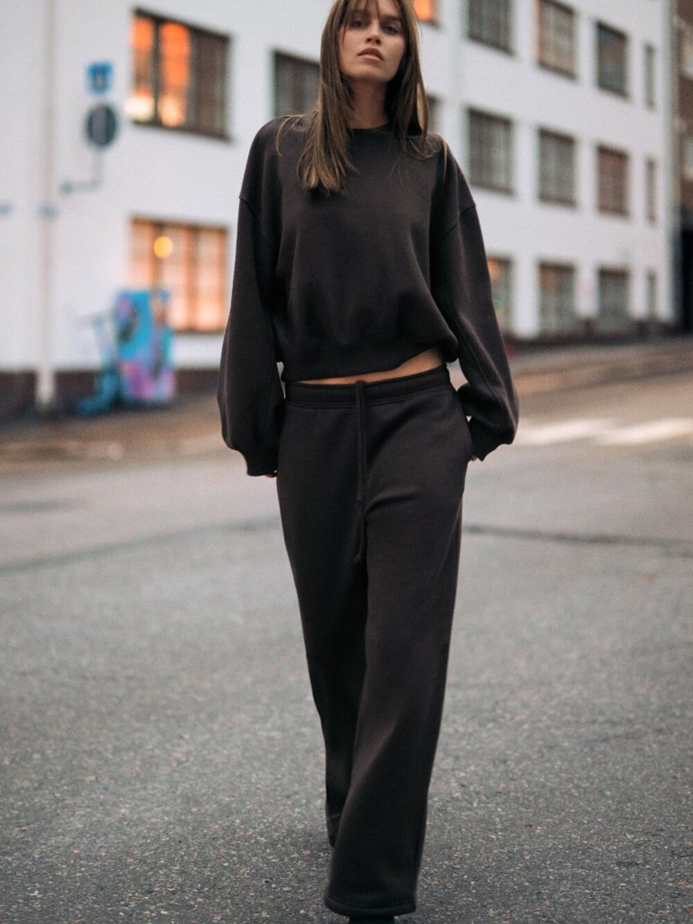 ZARA BASIC FLEECE SWEATSHIRT & STRAIGHT-LEG PLUSH PANTS SET